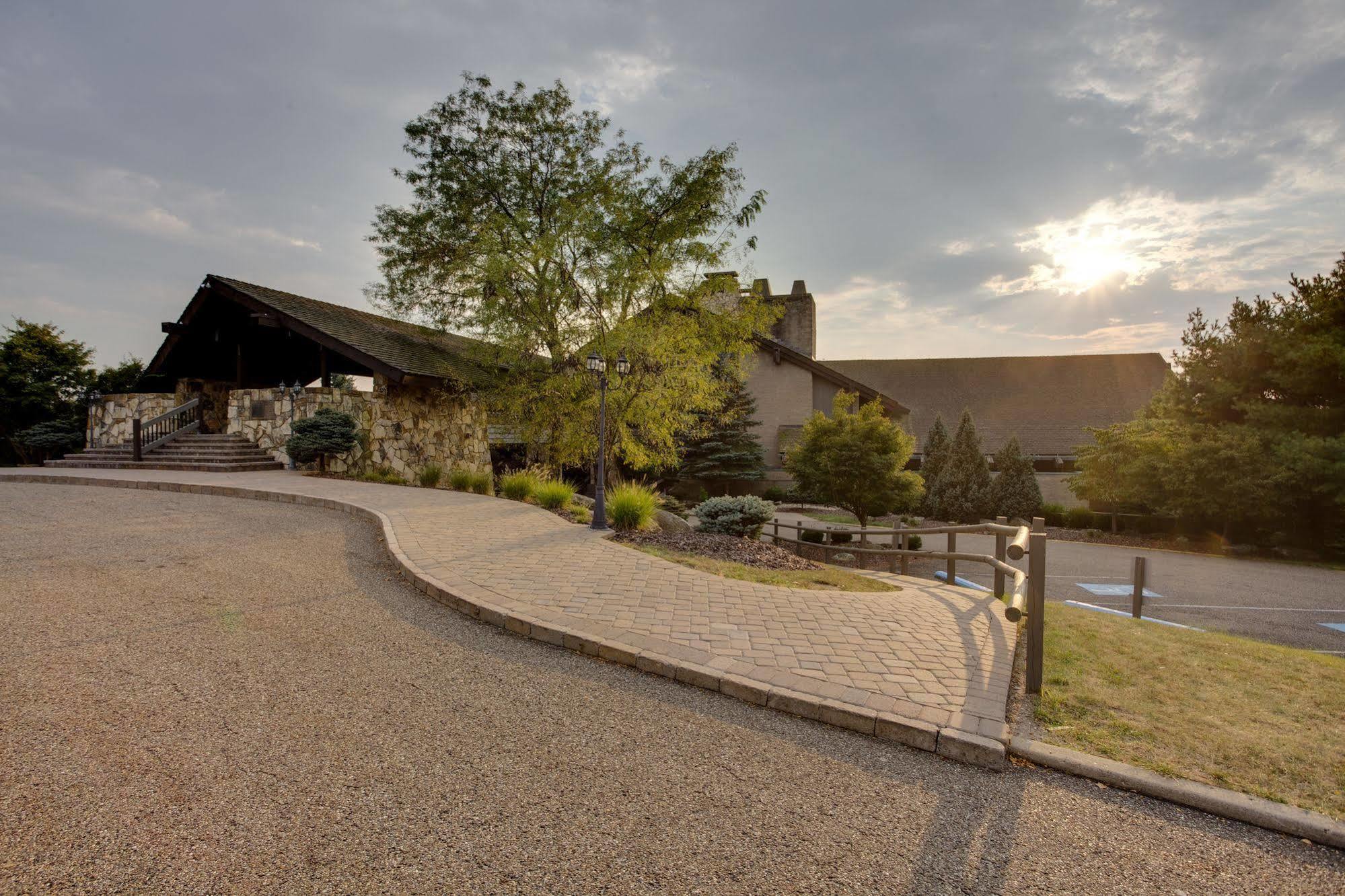 Salt Fork State Park Lodge And Conference Center Cambridge Exterior photo