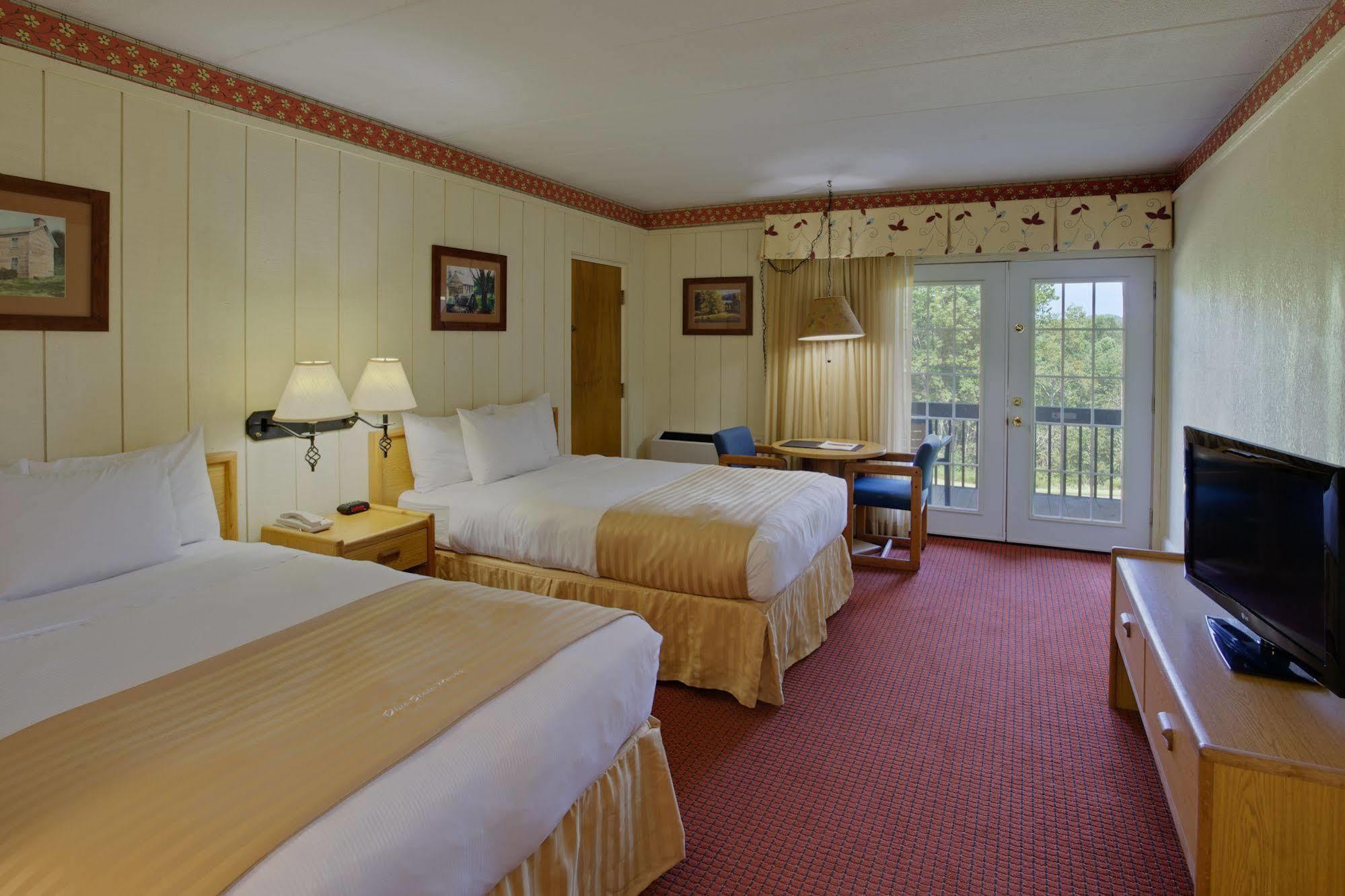 Salt Fork State Park Lodge And Conference Center Cambridge Exterior photo