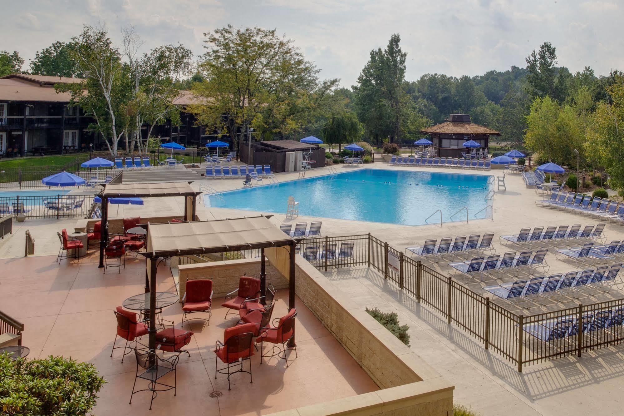 Salt Fork State Park Lodge And Conference Center Cambridge Exterior photo