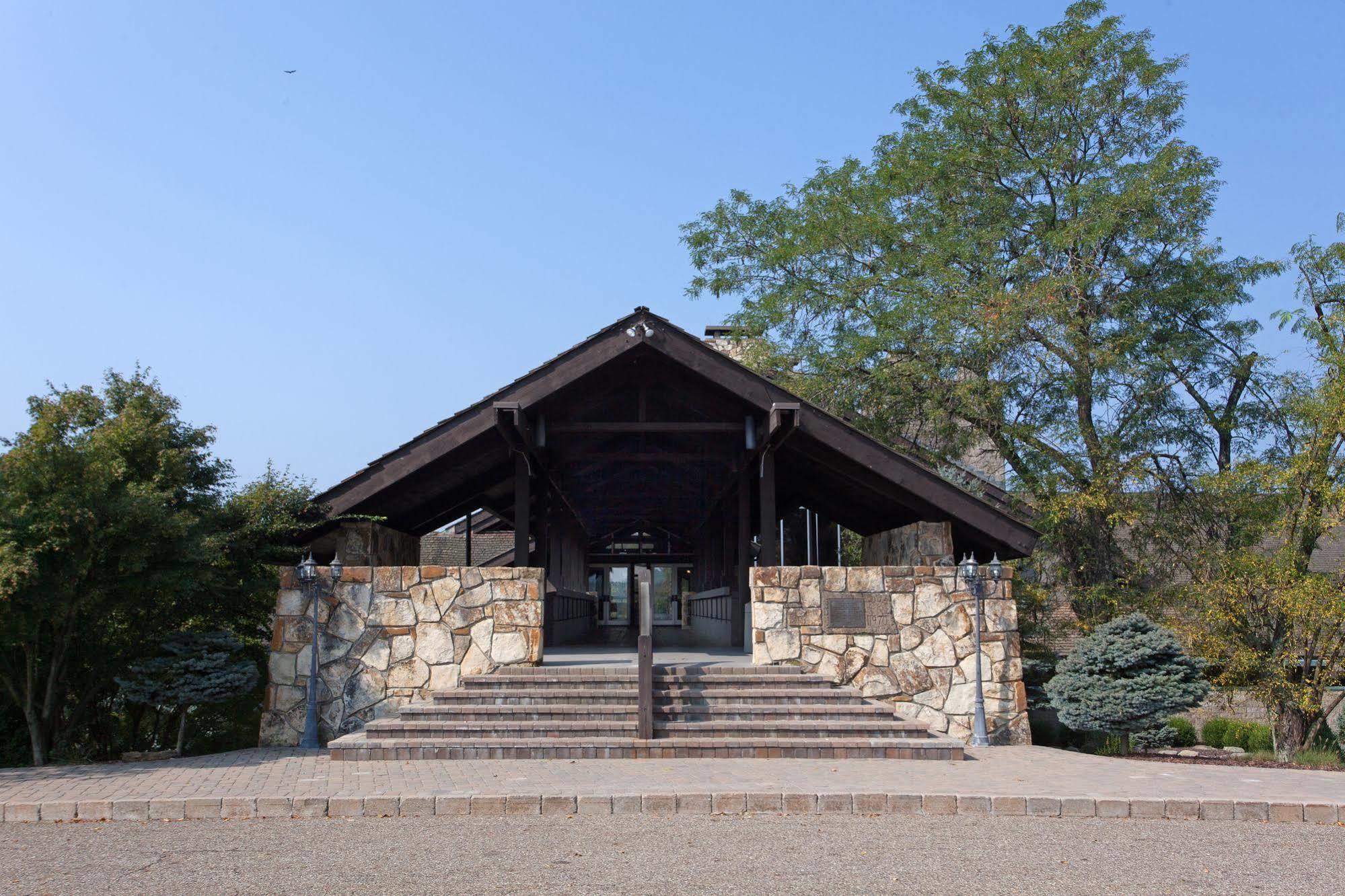 Salt Fork State Park Lodge And Conference Center Cambridge Exterior photo