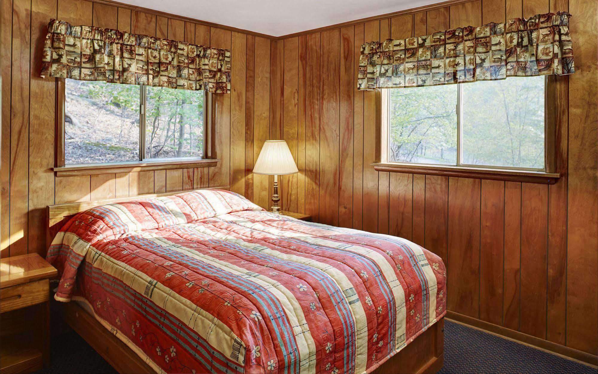 Salt Fork State Park Lodge And Conference Center Cambridge Exterior photo